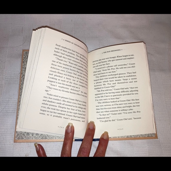 'A Series of Unfortunate Events' #1 Hard Cover Book - Picture 10 of 12